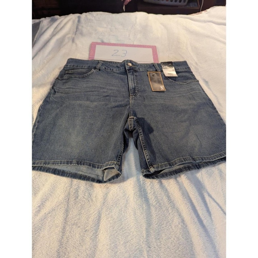 Lee Bermuda Shorts Womens 20W Blue NWT 8 Inch Inseam Wild Charge Denim 112366546